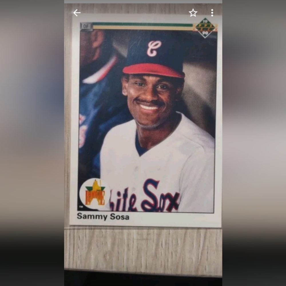 Sammy Sosa Upper Deck #17 Rookie-Error Card - Excellent condition.
